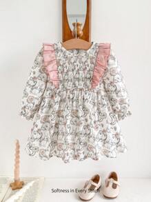 Cozy Pixies Babymeisjesjurk met ditsy bloemenpatchwork, geplooide kraag, lange mouwen en getailleerde taille