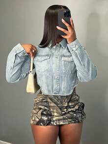 Flap Pocket Curved Hem Denim Jacket - Light Wash - View 5