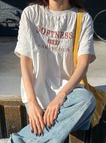 FRIFUL Damen T-Shirt mit Buchstaben-Muster und Raffung Design, lässiges Sommer Top, süße Oberteile, bedrucktes T-Shirt