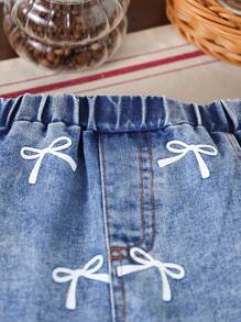 SHEIN Baby Girls Can Wear Elegant, Cute, Casual And Simple Three-Dimensional Bow Printed Knitted Short Sleeved Jeans Set In Spring, Summer And Autumn