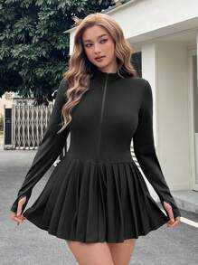 SHEIN EZwear Tuta nera taglia forte con gonna plissettata e collo a lupetto, abbigliamento primavera estate, outfit per studenti universitari