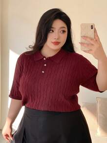Dazy Plus 大码中国新年 - 合身勃艮第色罗纹 Polo 领短袖针织上衣，春夏 - 酒紅色 - 查看 6
