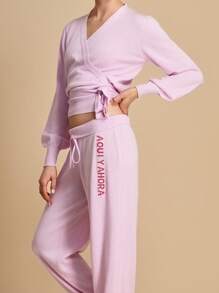 TryMe Damen Zweiteiler aus einfarbigem Wickel-Langarm-Pullover und bedruckter Buchstaben Strick-Jogginghose, Herbst/Winter