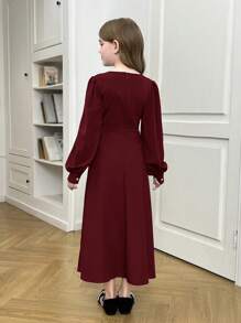 SHEIN Serisse Kids Robe bourgogne mi-longue plissée à col rond, manches lanternes pour les jeunes filles, couleur unie élégante, portée au quotidien