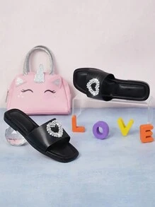 Mini mi 畅销儿童 Qute 水钻心形露趾平底 PU 黑色拖鞋 - 优雅、百搭、时尚且舒适 - 黑色 - 查看 2