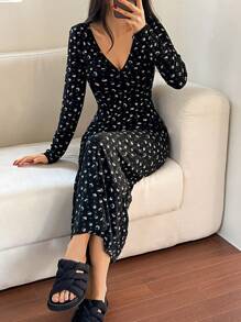 DAZY Ditsy Floral Fitted Deep V-Neck Pleated Design Long Nightgown, Pajama, Fall, Winter - Black - View 6