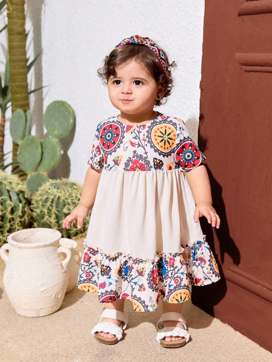 SHEIN Vestido de manga corta con estampado floral para bebé niña, para primavera/verano - Beis - Ver 1