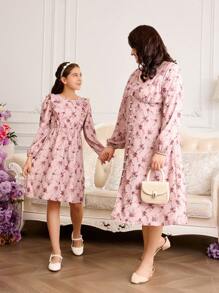 SHEIN 1 chiếc váy dài tay in hoa cổ tròn viền bèo nhún thời trang thường ngày cho bé gái tuổi teen (2 bộ trang phục gia đình đồng bộ được bán riêng) - Bụi hồng - Xem 5