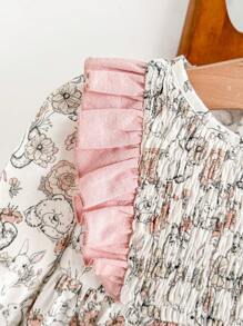 Cozy Pixies Babymeisjesjurk met ditsy bloemenpatchwork, geplooide kraag, lange mouwen en getailleerde taille