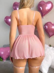 PetitDoll Conjunto de 4 piezas de lencería sexy para el Día de San Valentín - Babydoll con contraste de encaje y malla, volantes rosados y blancos, con portaligas y medias