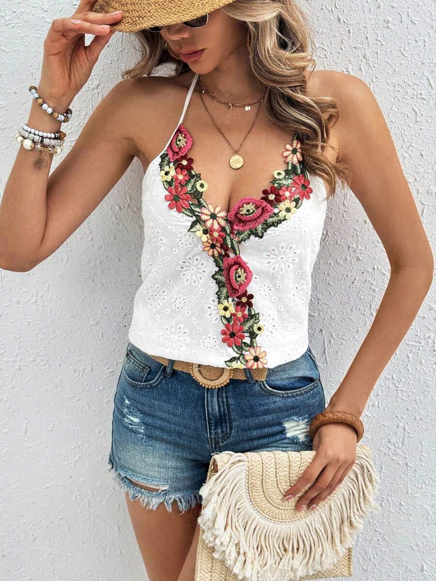 SHEIN LUNE 1pc Women Floral Embroidery Spaghetti Strap Camisole Tank Top + (Floral Hem Cut-Out Design) - White - View 1