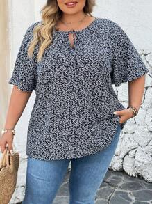 SHEIN CURVE+ 大码黑色碎花前系带衬衫裙，优雅的夏季度假装