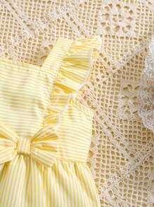 SHEIN Vintaside Kids Mono informal de rayas con volantes, lazo frontal y manga de verano para niña bebé, color amarillo, nueva llegada de primavera/verano