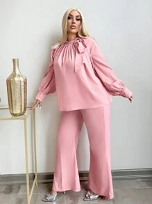 SHEIN SXY Conjunto de dos piezas de pantalón y blusa con mangas abullonadas y plisado en rosa para mujer talla grande, adecuado para uso diario, vacaciones, playa, fiestas, citas, cumpleaños, despedida de soltera, baile, citas en pareja, elegante, casual, compras, calle, exterior, coqueto, fácil de combinar y estiliza la figura