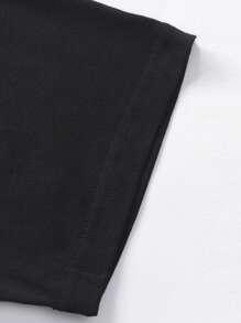 RueChic 100%Cotton Men Colorblock Raglan Sleeve Tee - Black and White - View 4