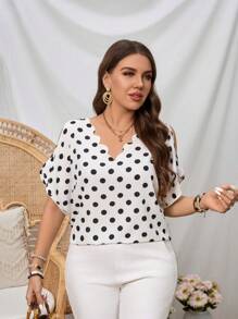 SHEIN LUNE Blusa informal de manga corta con escote en V y hombros abiertos, con volantes y estampado todo sobre, para vacaciones y estilo bohemio, en tallas grandes para mujer. Camisas de trabajo elegantes y románticas para el verano, ideales para el día a día.