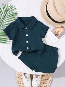 SHEIN Vintaside Kids Conjunto de ropa de calle de camisa y pantalones cortos con textura para niño bebé - Verde Oscuro - Ver 3