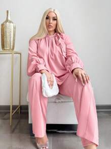 SHEIN SXY Conjunto de dos piezas de pantalón y blusa con mangas abullonadas y plisado en rosa para mujer talla grande, adecuado para uso diario, vacaciones, playa, fiestas, citas, cumpleaños, despedida de soltera, baile, citas en pareja, elegante, casual, compras, calle, exterior, coqueto, fácil de combinar y estiliza la figura