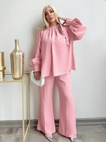 SHEIN SXY Conjunto de dos piezas de pantalón y blusa con mangas abullonadas y plisado en rosa para mujer talla grande, adecuado para uso diario, vacaciones, playa, fiestas, citas, cumpleaños, despedida de soltera, baile, citas en pareja, elegante, casual, compras, calle, exterior, coqueto, fácil de combinar y estiliza la figura