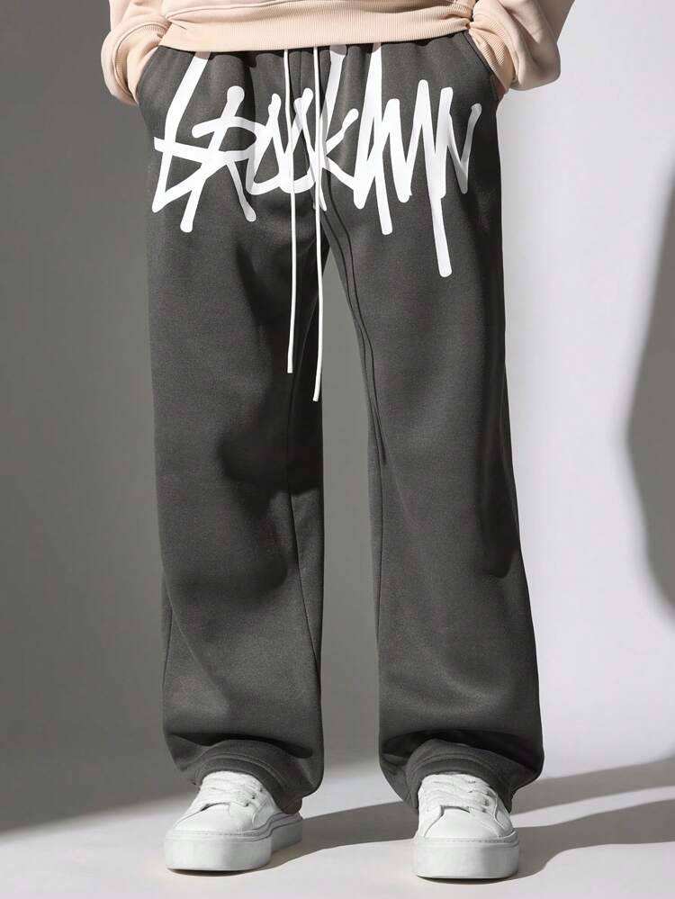 Jogginghose im Urban-Style mit Graffiti-Print