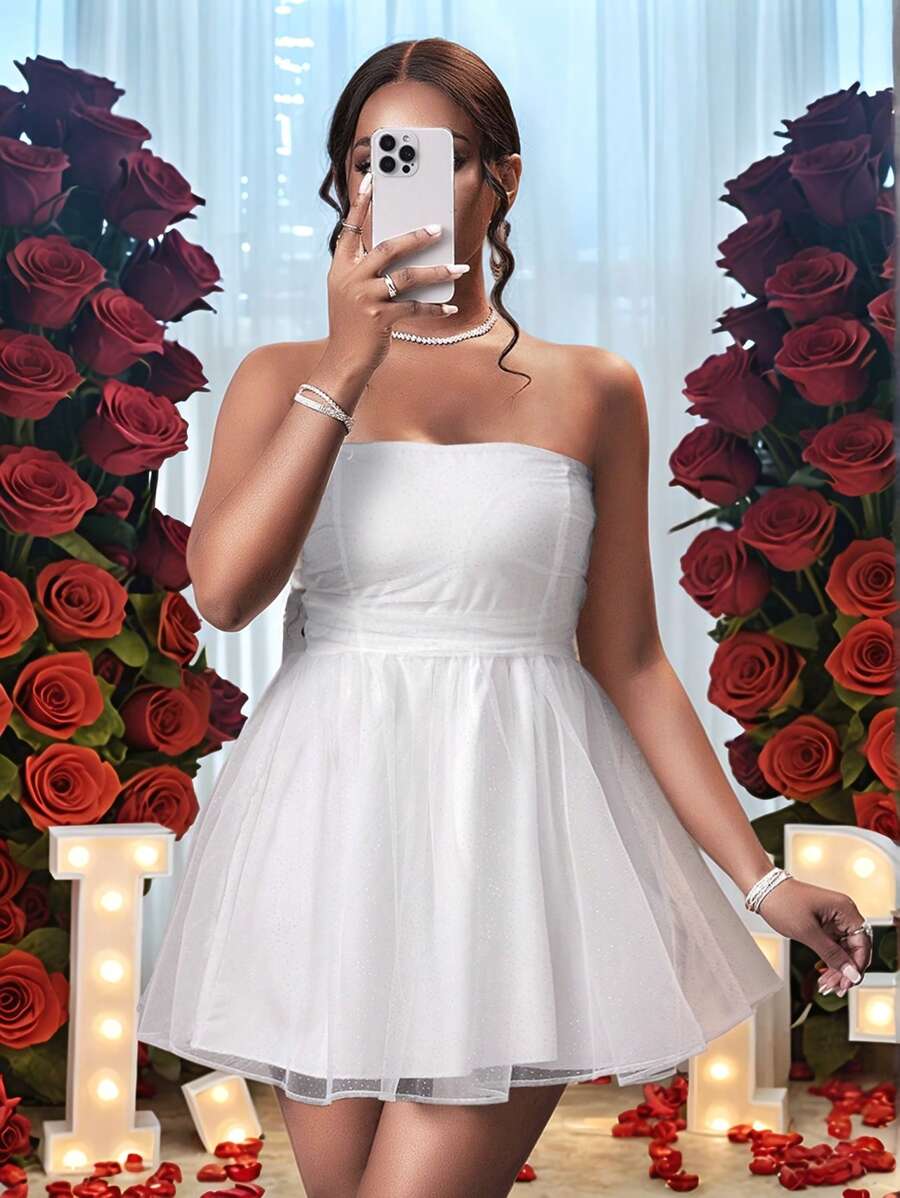 Slaydiva Vestido mini blanco strapless sexy para fiesta de graduación con gran lazo en la espalda, vestido brillante para fiesta y ocasión especial - Blanco - Ver 1