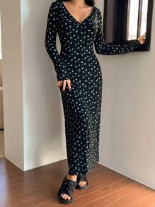 DAZY Ditsy Floral Fitted Deep V-Neck Pleated Design Long Nightgown, Pajama, Fall, Winter - Black - View 4