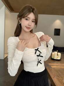 DAZY 1 pieza Camiseta de cuello redondo con textura y decoración de mariposa para mujer