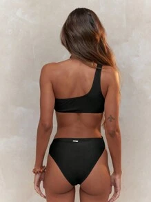 MISSGUIDED Asymmetrical Monokini Swimsuit Cut Out One Piece Beach Wear O-Ring Detail Summer Bathing Suit Side Cut Designer Swimming Costume High Fashion - Black - View 2