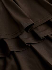 SHEIN Girlism Vestido mini tableado sin mangas en estilo 'Clean Girl' elegante, perfecto para primavera y verano, Año Nuevo, Día de San Valentín, citas, fiestas y reuniones, con detalles en forma de corazón, en color marrón - Marrón - Ver 3