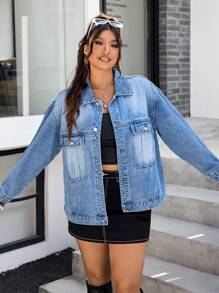 SHEIN EZwear Chaqueta vaquera de bolsillo de carga de un solo botonadura de manga larga y hombros caídos para mujer de talla grande