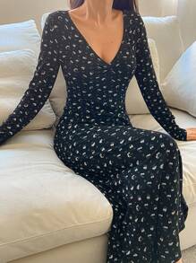 DAZY Ditsy Floral Fitted Deep V-Neck Pleated Design Long Nightgown, Pajama, Fall, Winter - Black - View 5