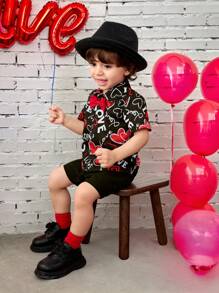 SHEIN 2pcs Baby Boy Valentine's Day Heart & Letter Graphic Contrast Color Bow Collar Short Sleeve Shirt & Elastic Waist Shorts Set, Suitable For Valentine's Day Party & New Year