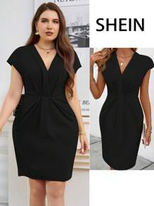 SHEIN Clasi 大码纯色 V 领宽松休闲短裙 - 黑色 - 查看 1