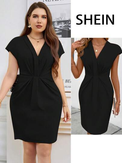 SHEIN Clasi 大码纯色 V 领宽松休闲短裙