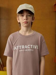 SHEIN 2 件套青少年男孩学院风字母和“Love Yourself”图案印花圆领 T 恤和休闲裤 - 卡其色 - 查看 5