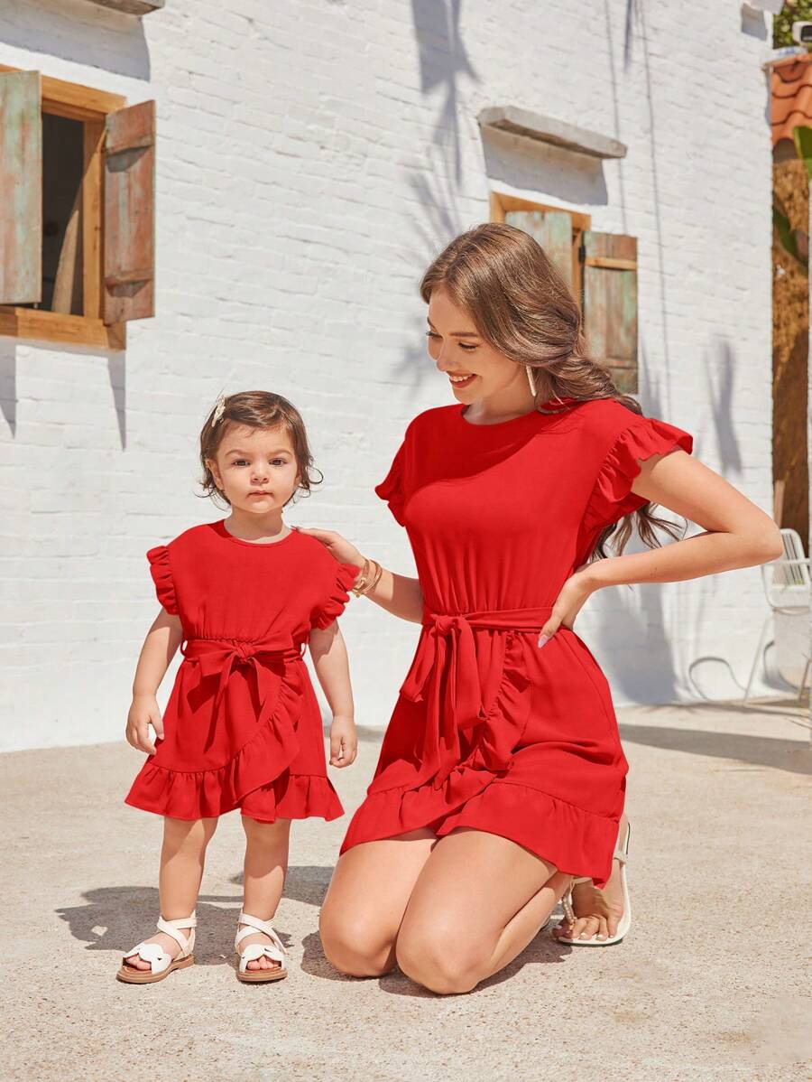 SHEIN 女婴简约纯色休闲落肩荷叶边不对称下摆系带夏季连衣裙