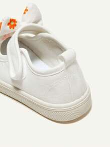Cozy Pixies 1 Pair Girls Bowknot White Canvas Hook And Loop Flat Fashionable Casual Design Simple Cute Comfortable Sneakers, Suitable For Everyday Wear - White - View 8