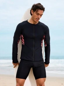 Manfinity Swimmode 2 pezzi Set di maglietta a maniche lunghe e pantaloncini da bagno con stampa di piante tropicali per uomo