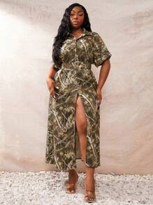 SHEIN SXY Vestido holgado de talla grande con estampado de rama y hoja, de tela ligera camuflada, con mangas dolman (incluye cinturón a juego)