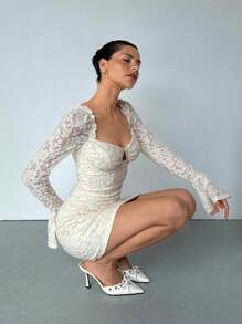 Aloruh 女士纯色奶油色优雅性感浪漫复古修身甜心领镂空喇叭袖褶皱短裙、连衣裙、女士连衣裙、Y2K 服装、长袖连衣裙、优雅连衣裙、新年女装、连衣裙、女士 S 白色连衣裙、优雅女士连衣裙、情人节