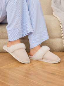 Cuccoo Cute White Fluffy Super Soft Furry Indoor Slip-On Slippers