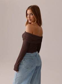 SHEIN SXY 棕色上衣；不对称褶皱纯白长袖T恤，秋季/春季；女式针织露肩修身T恤；适合约会；日常旅行 - 巧克力棕 - 查看 2