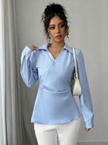 Selianne بلوزة نسائية للخريف/الشتاء، ذات طيات أمامية، أكمام طويلة، بتصميم سبطانة أمامية مائلة مع أزرار، لوحة أمامية مطوية، من قماش منسوج، للارتداء اليومي الكاجوال - أزرق فاتح اللون - مشاهدة 4