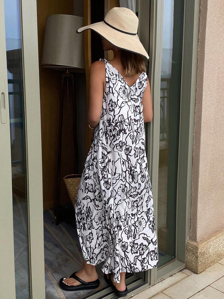 Casual Vacation Ditsy Floral Spaghetti Strap Twist Long Dress, Loose Fit Women Long Dress, Spring/Summer Cruise Women Outfits Dress Boho
