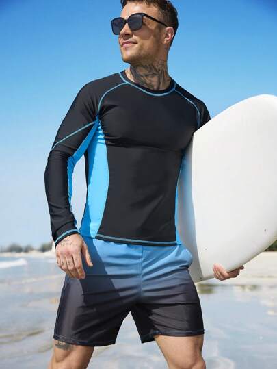 Manfinity Swimmode Conjunto de 2 peças de roupa de banho masculina com estampa de blocos de cores, gola redonda, manga comprida, top e shorts, calção de banho havaiano