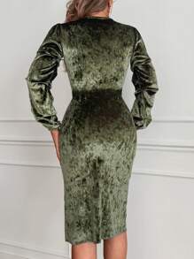 SHEIN Cottnline Surplice Neck Split Thigh Velvet Dress - Green - View 2