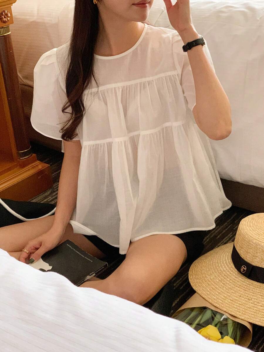 DAZY 女式圆领荷叶边下摆休闲泡泡袖衬衫夏季娃娃装上衣 - 白色 - 查看 1