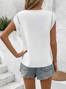 EMERY ROSE V-Neck Lace Patchwork Versatile Fashion Blouse For Women - White - View 2