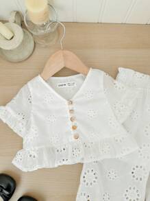 SHEIN LMoss Kids Conjunto de 2 piezas de niña bebé con blusa blanca bordada con volantes y pantalones largos, para el verano - Blanco - Ver 6