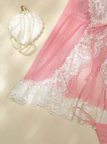 مجموعة ملابس داخلية تتكون من فستان كامي سكسي مزين بالرويش والأربطة على الجزء الأمامي وسروال جي سترنج - وردي - مشاهدة 3